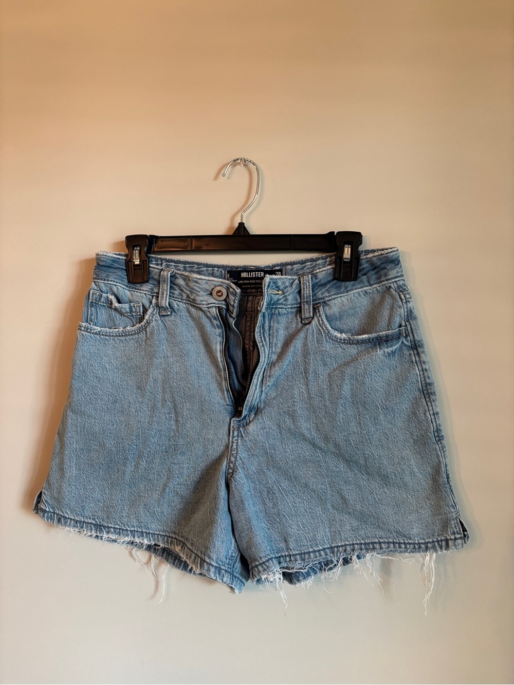 Hollister Light Wash Frayed Hem Denim Shorts